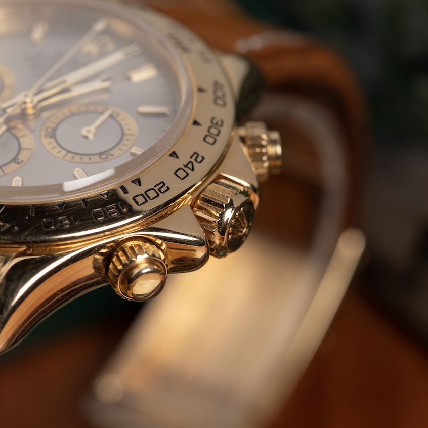 High Street Auctions ROLEX Daytona Zenith 18k, Box and service papers