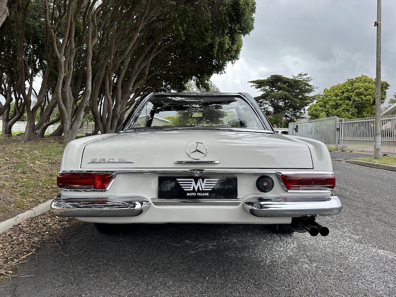 1969 Mercedes Benz 280SL Pagoda