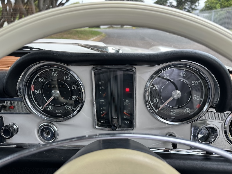 1969 Mercedes Benz 280SL Pagoda