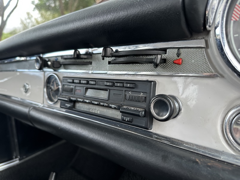 1969 Mercedes Benz 280SL Pagoda