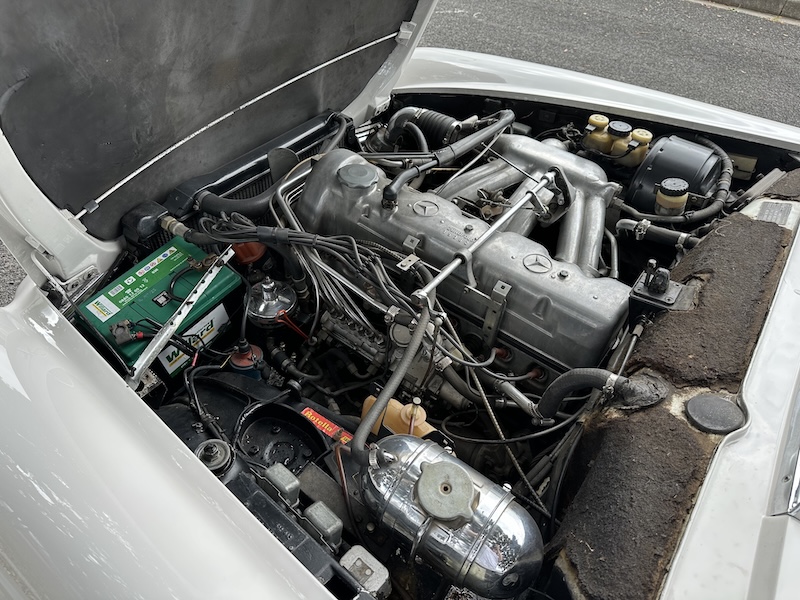 1969 Mercedes Benz 280SL Pagoda
