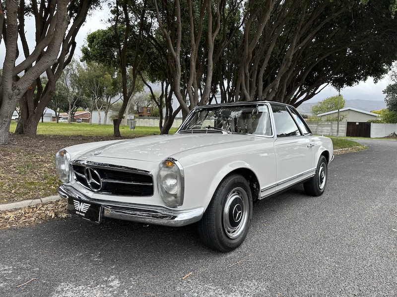1969 Mercedes Benz 280SL Pagoda