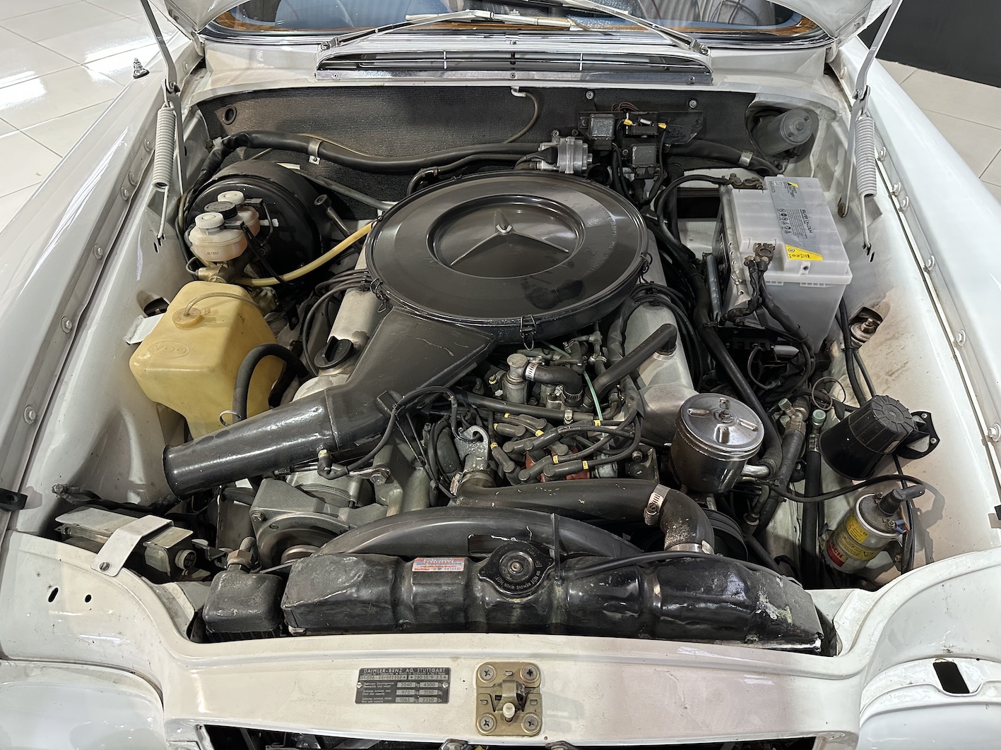 1971 W111 Mercedes-Benz 280SE 3.5