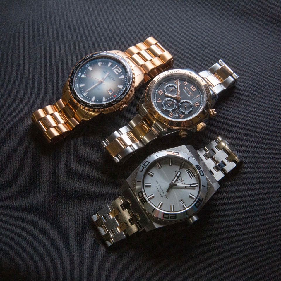 Liquidation auction lot watches
