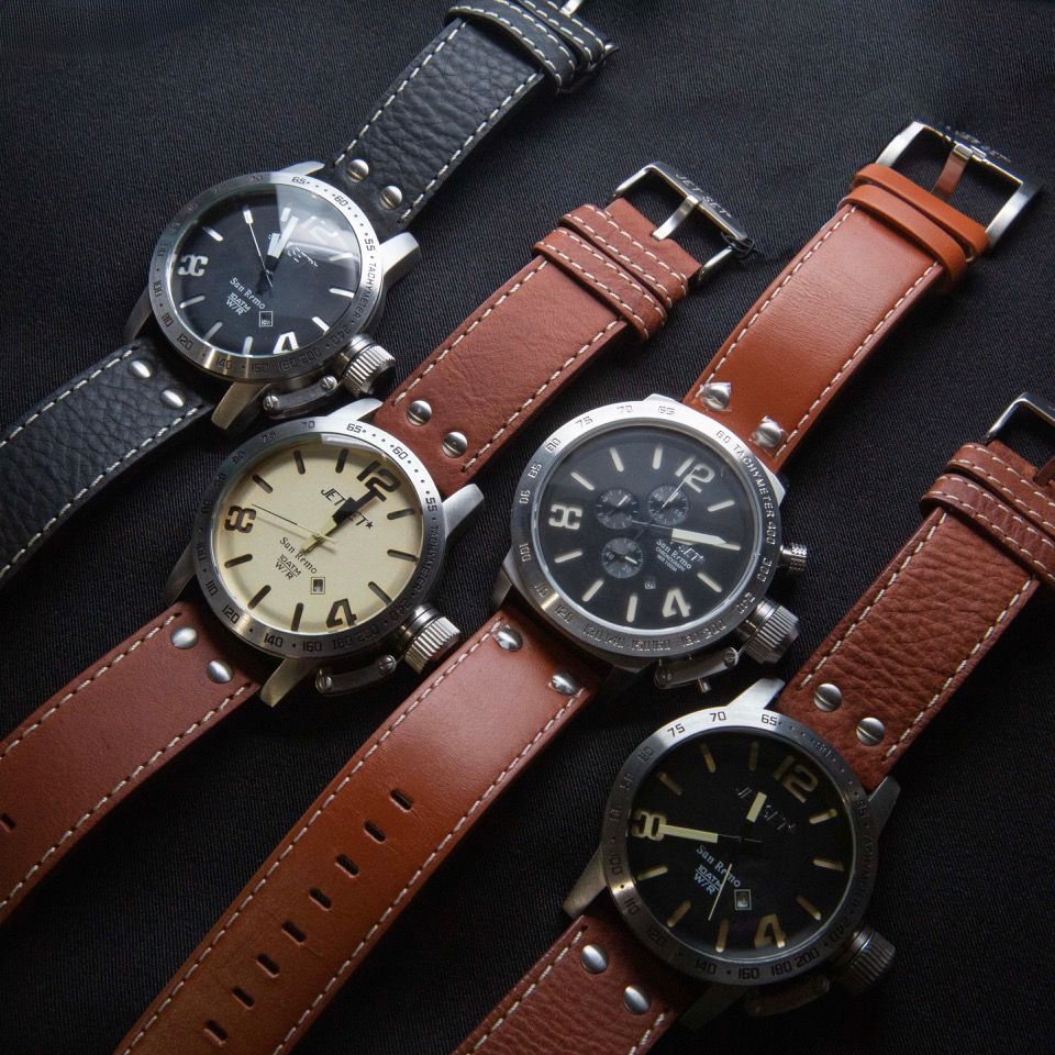 Liquidation auction lot watches