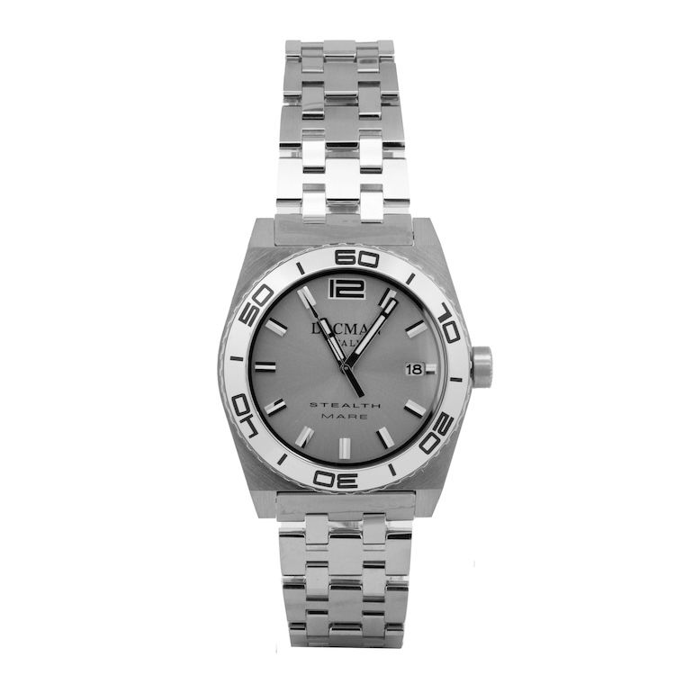 Liquidation auction lot watches