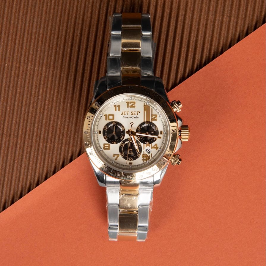 Liquidation auction lot watches