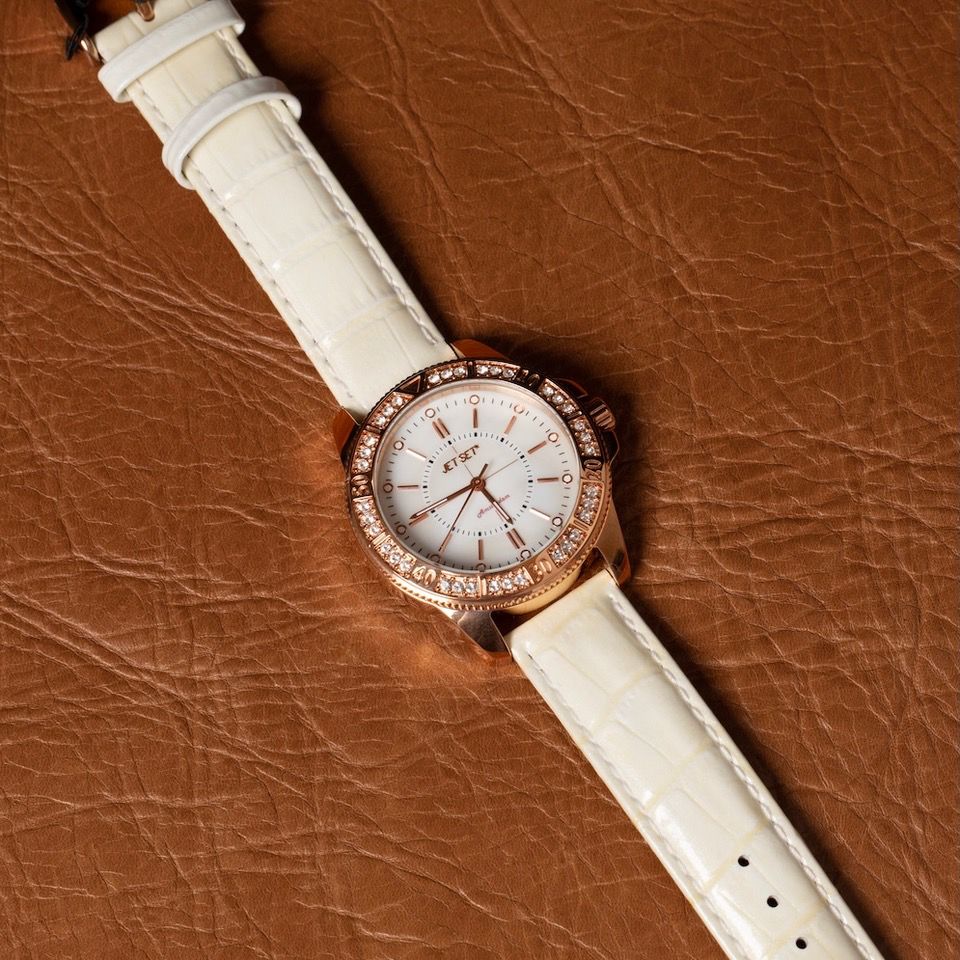 Liquidation auction lot watches