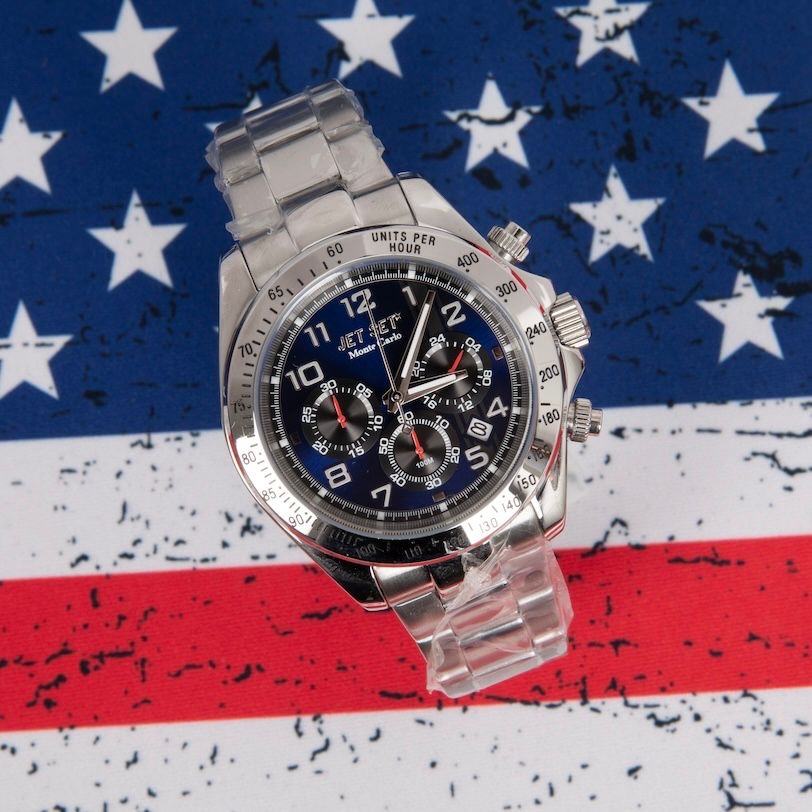 Liquidation auction lot watches
